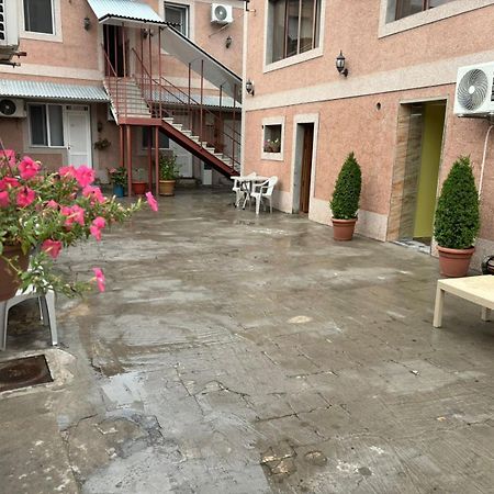 Styopa Hotel Jerevan Exteriör bild