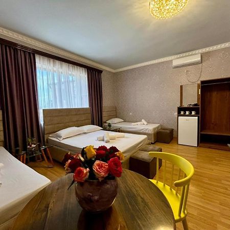 Styopa Hotel Jerevan Exteriör bild