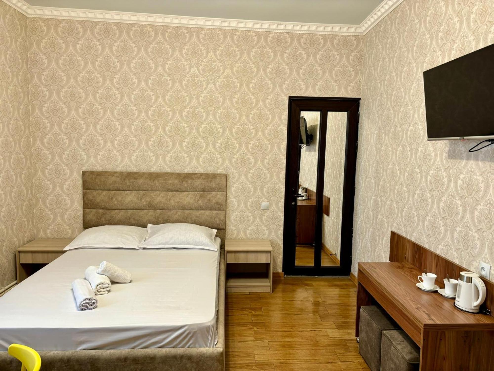 Styopa Hotel Jerevan Exteriör bild