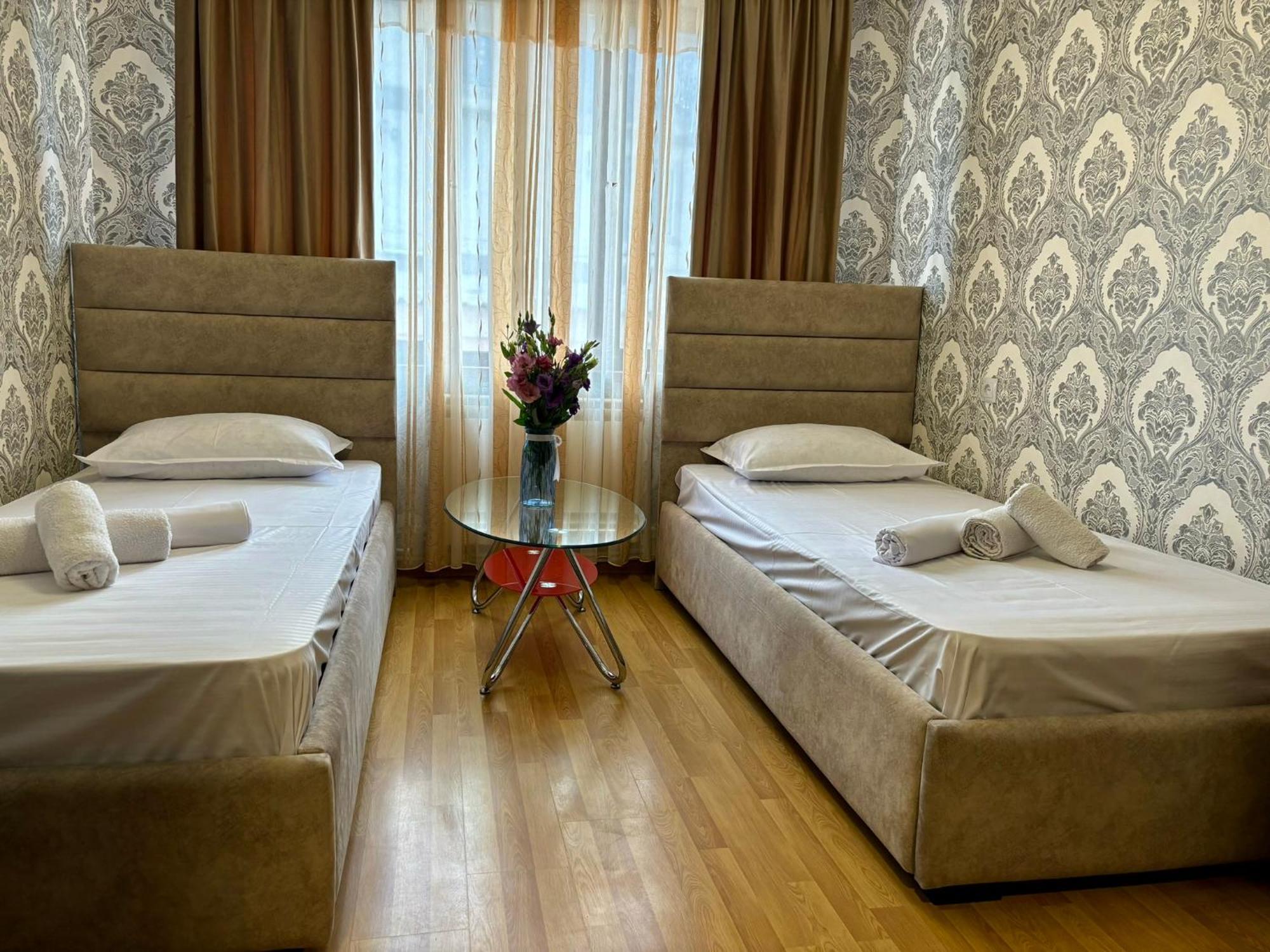 Styopa Hotel Jerevan Exteriör bild