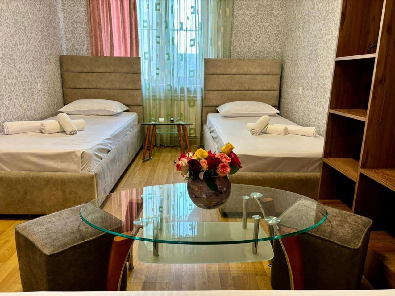 Styopa Hotel Jerevan Exteriör bild