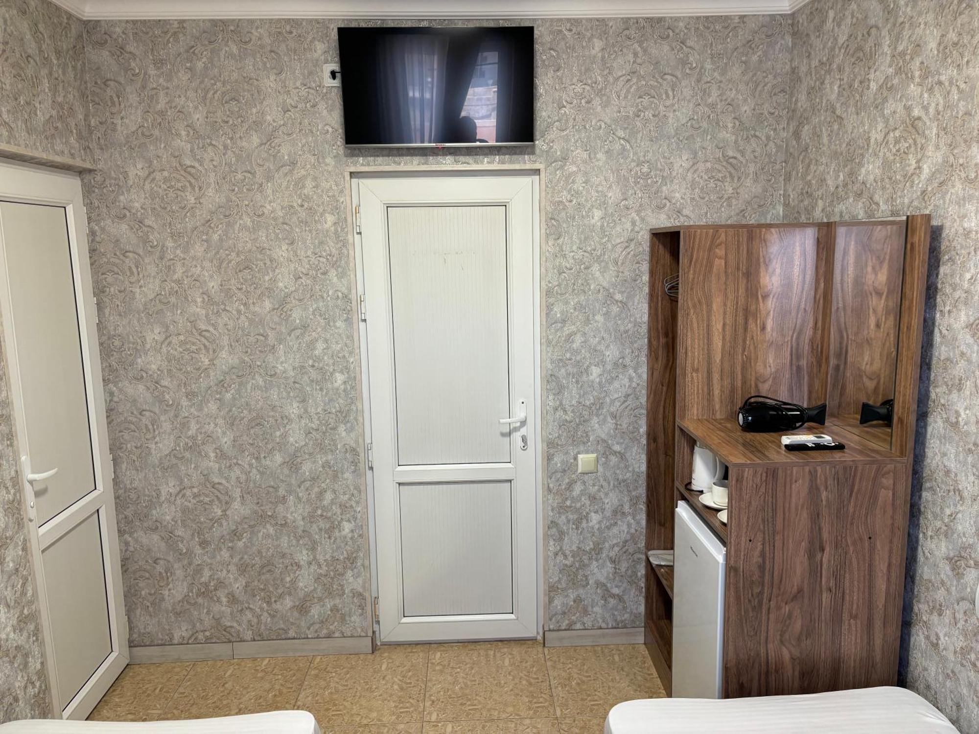 Styopa Hotel Jerevan Exteriör bild