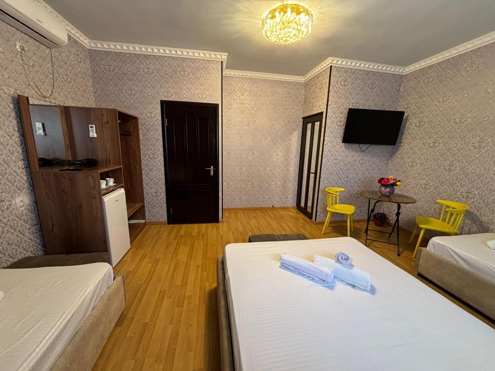 Styopa Hotel Jerevan Exteriör bild