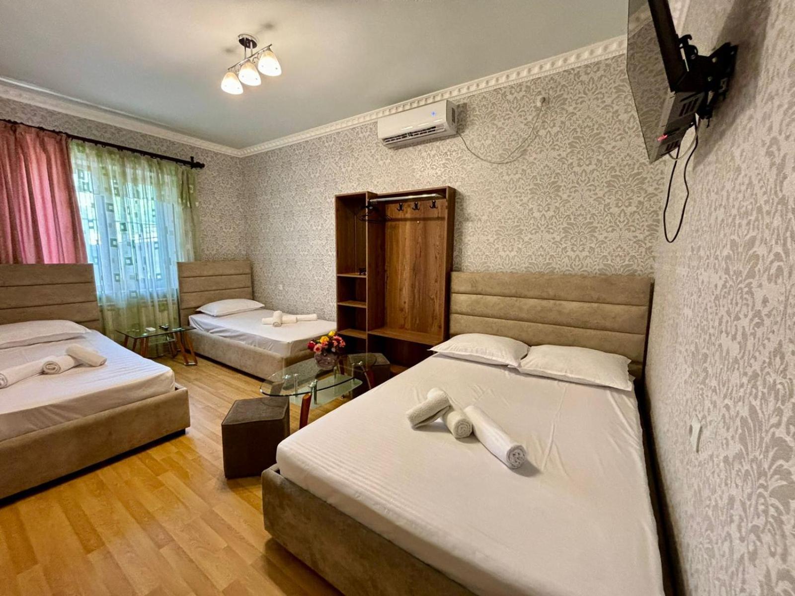 Styopa Hotel Jerevan Exteriör bild