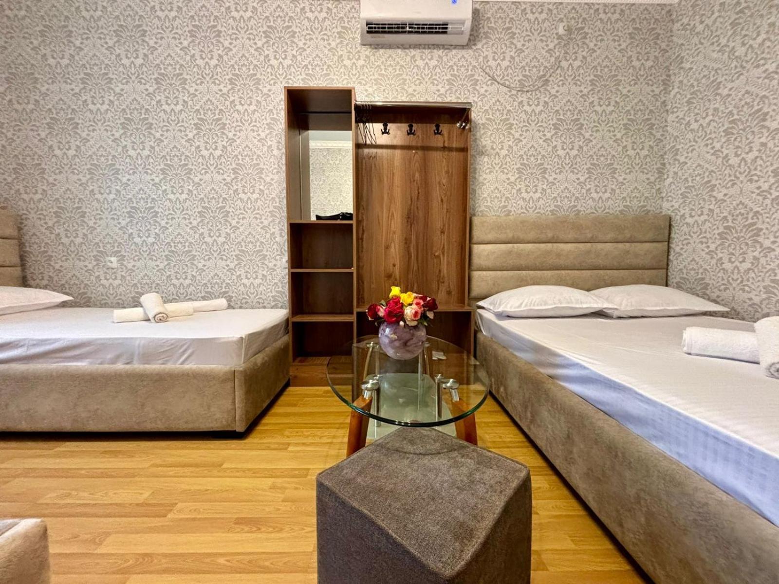 Styopa Hotel Jerevan Exteriör bild