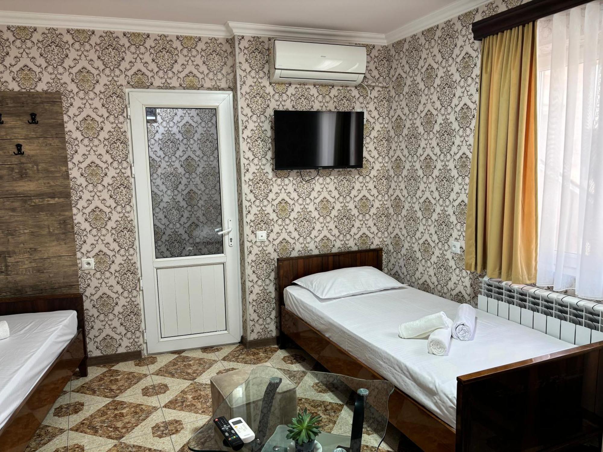 Styopa Hotel Jerevan Exteriör bild